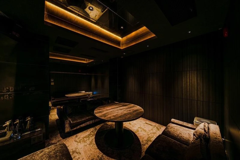 VIP ROOM